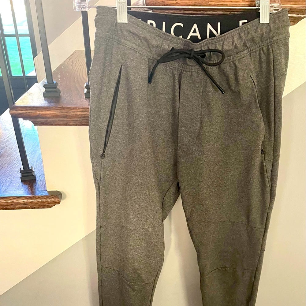 Men’s XS American Eagle Joggers